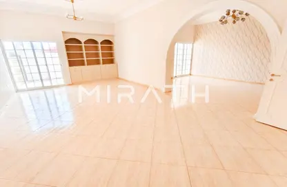 Villa - 5 Bedrooms - 5 Bathrooms for rent in Jumeirah 2 Villas - Jumeirah 2 - Jumeirah - Dubai