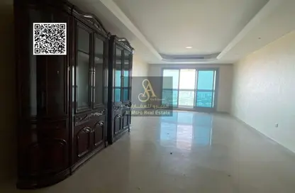 شقة - 2 غرف نوم - 4 حمامات للبيع في برج الكورنيش - طريق كورنيش عجمان - عجمان