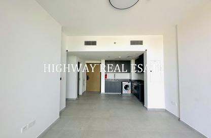 Apartment - 2 Bedrooms - 3 Bathrooms for rent in Tiraz 3 - Aljada - Sharjah