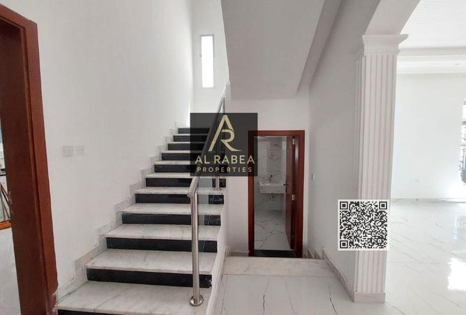 74237076 - Property Image 2