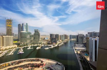 مكتب - استوديو للايجار في B2B  برج - الخليج التجاري - دبي