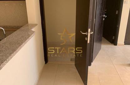 Apartment - 1 Bedroom - 2 Bathrooms for rent in Mazaya 25 - Queue Point - Liwan - Dubai Land - Dubai