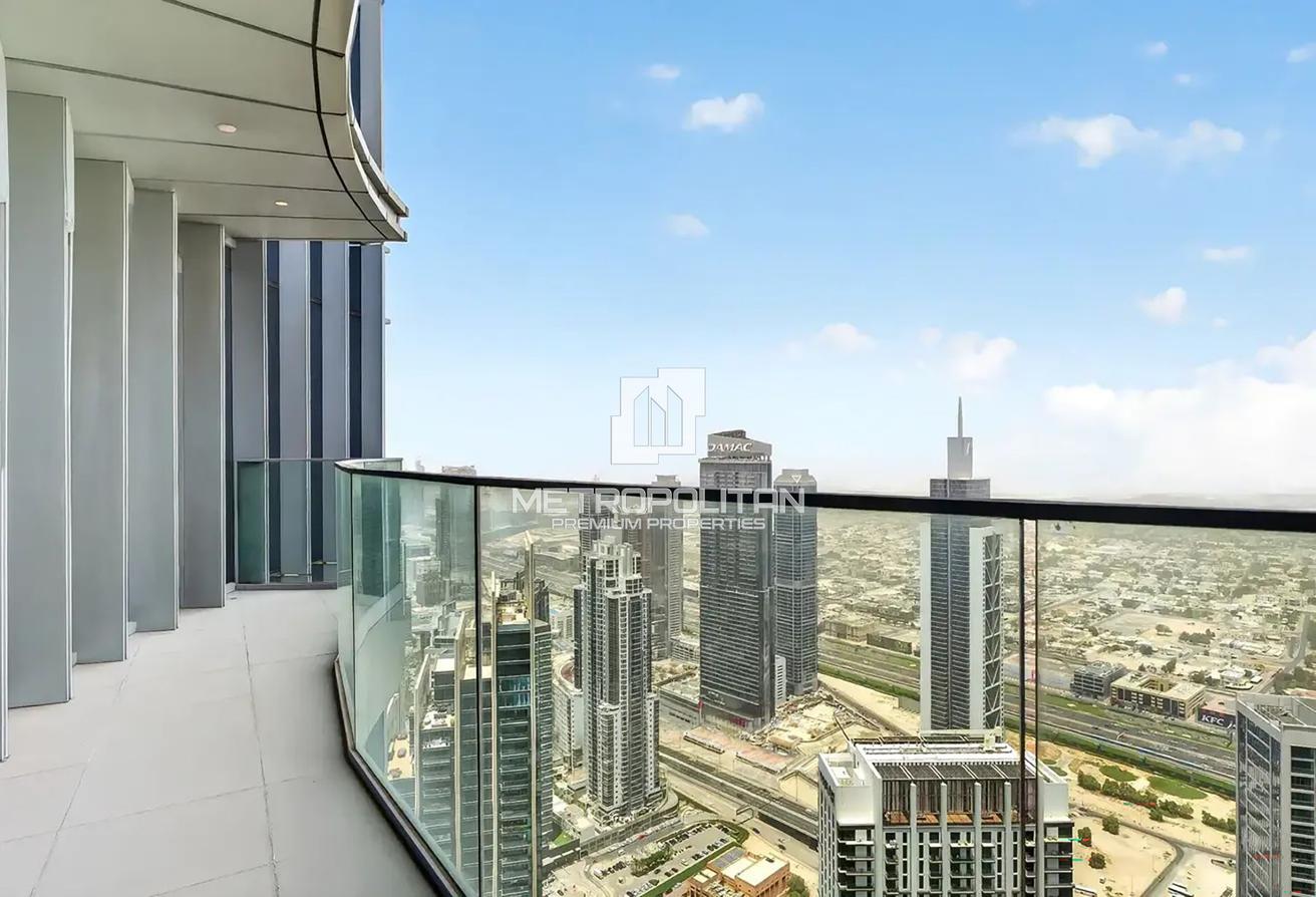 Large Penthouse | 360 Views | Ready to Move photo 14