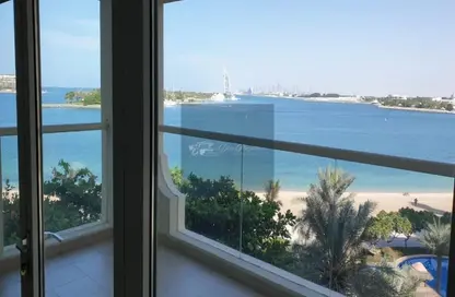 شقة - 2 غرف نوم - 4 حمامات للايجار في الدباس - مساكن شور لاين - نخلة جميرا - دبي