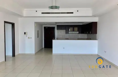 شقة - غرفة نوم - 1 حمام للايجار في برج تشرشل السكني - أبراج تشرشل - الخليج التجاري - دبي