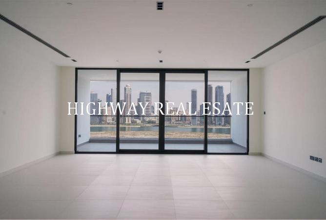 4 BR Apartment with Water View and 2 Parking