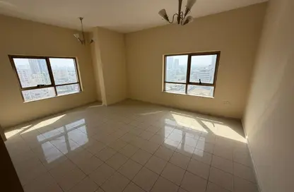 Apartment - 2 Bedrooms - 3 Bathrooms for rent in Corniche Tower - Ajman Corniche Road - Ajman