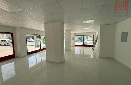 Shop - Studio - 1 for rent in Abu Shagara building - Abu shagara - Sharjah
