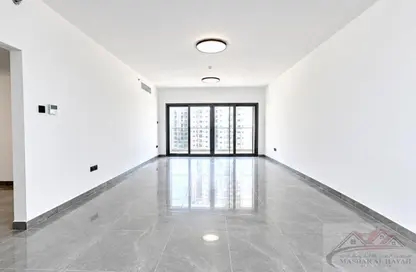 Apartment - 4 Bedrooms - 5 Bathrooms for rent in Riviera Tower - Al Majaz 3 - Al Majaz - Sharjah