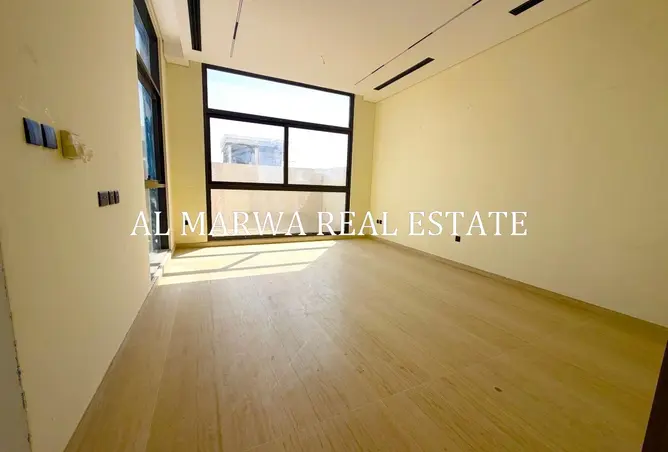 156906338 - Property Image 3