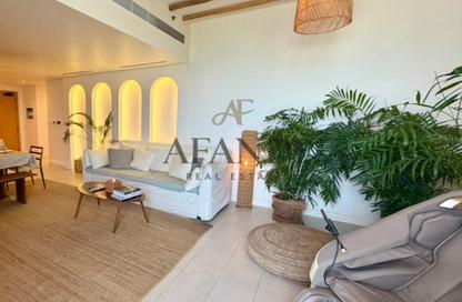 Apartment - 2 Bedrooms - 3 Bathrooms for sale in La Vie - Jumeirah Beach Residence - Dubai