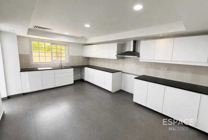 128810961 - Property Image 2