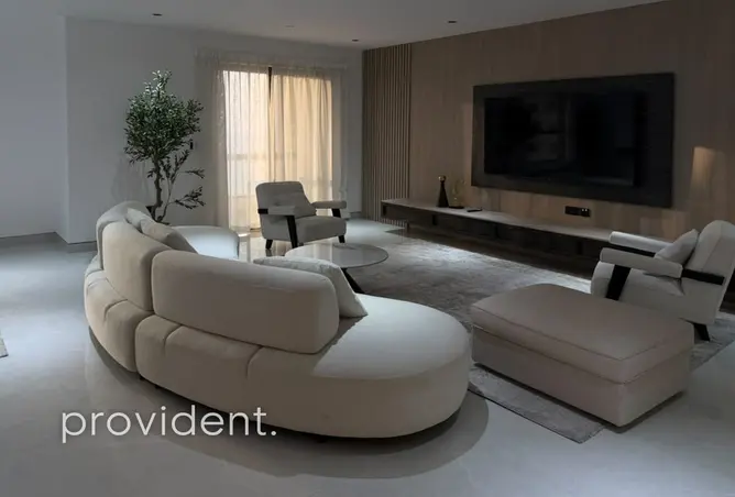 156930402 - Property Image 2