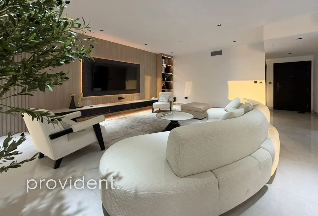 156930402 - Property Main Image