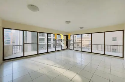 Apartment - 3 Bedrooms - 2 Bathrooms for rent in Golden Sands 1 - Mankhool - Bur Dubai - Dubai