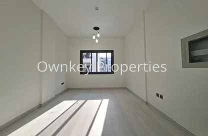 Apartment - Studio - 1 Bathroom for rent in Muna Karama Building - Al Karama - Dubai