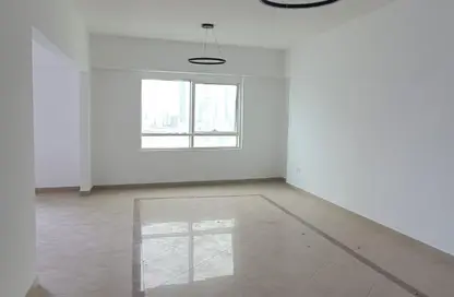 شقة - 3 غرف نوم - 4 حمامات للبيع في الخان - الشارقة