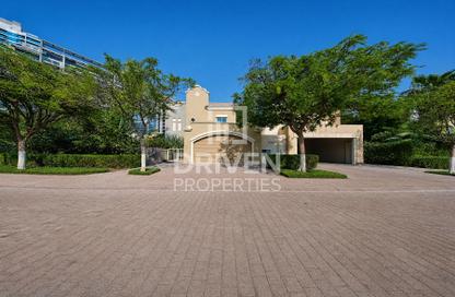 Villa - 4 - 5 for rent in Estella - Victory Heights - Dubai Sports City - Dubai