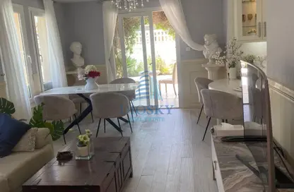 فيلا - 2 غرف نوم - 4 حمامات للايجار في الينابيع1 - الينابيع - دبي