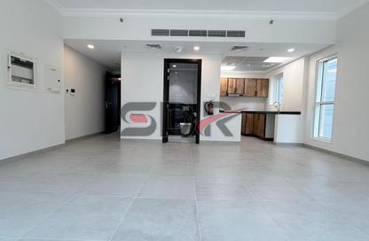 Apartment - Studio - 1 Bathroom for rent in Tourist Club Area - Abu Dhabi