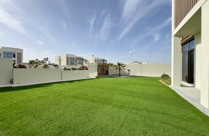 Villa - 4 - 6 for sale in Nad Al Dhabi - Al Jubail Island - Abu Dhabi