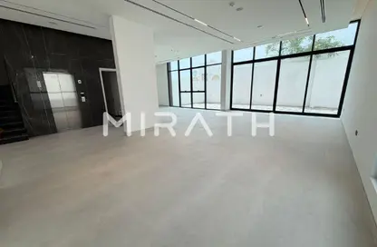 Villa - 5 Bedrooms - 6 Bathrooms for rent in Jumeirah 2 Villas - Jumeirah 2 - Jumeirah - Dubai