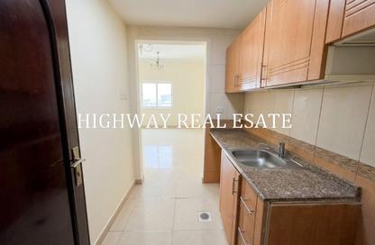 Apartment - Studio - 1 for rent in Muwailih Building - Muwaileh - Sharjah