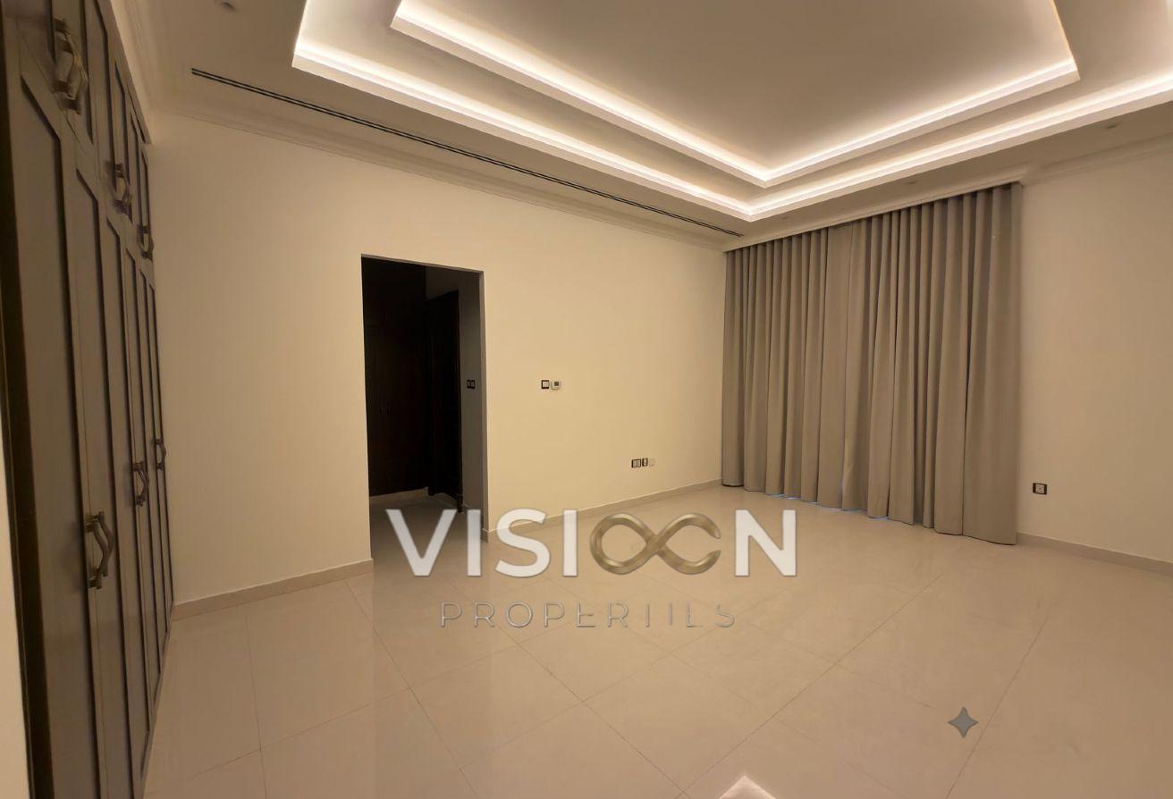 Prime location 6BR l Pool l Modern l Driver Room photo 5
