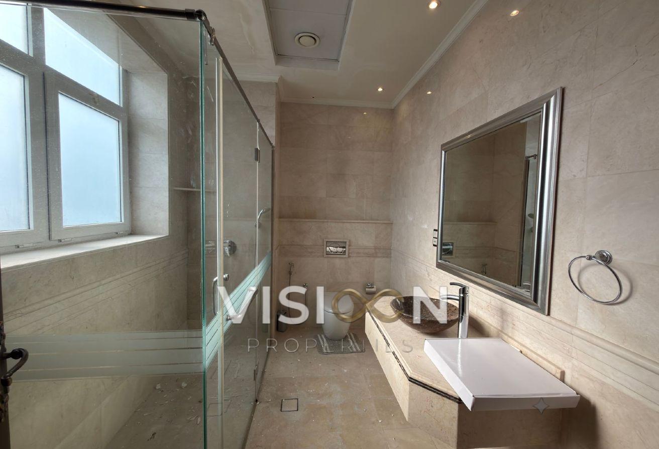 Prime location 6BR l Pool l Modern l Driver Room photo 18