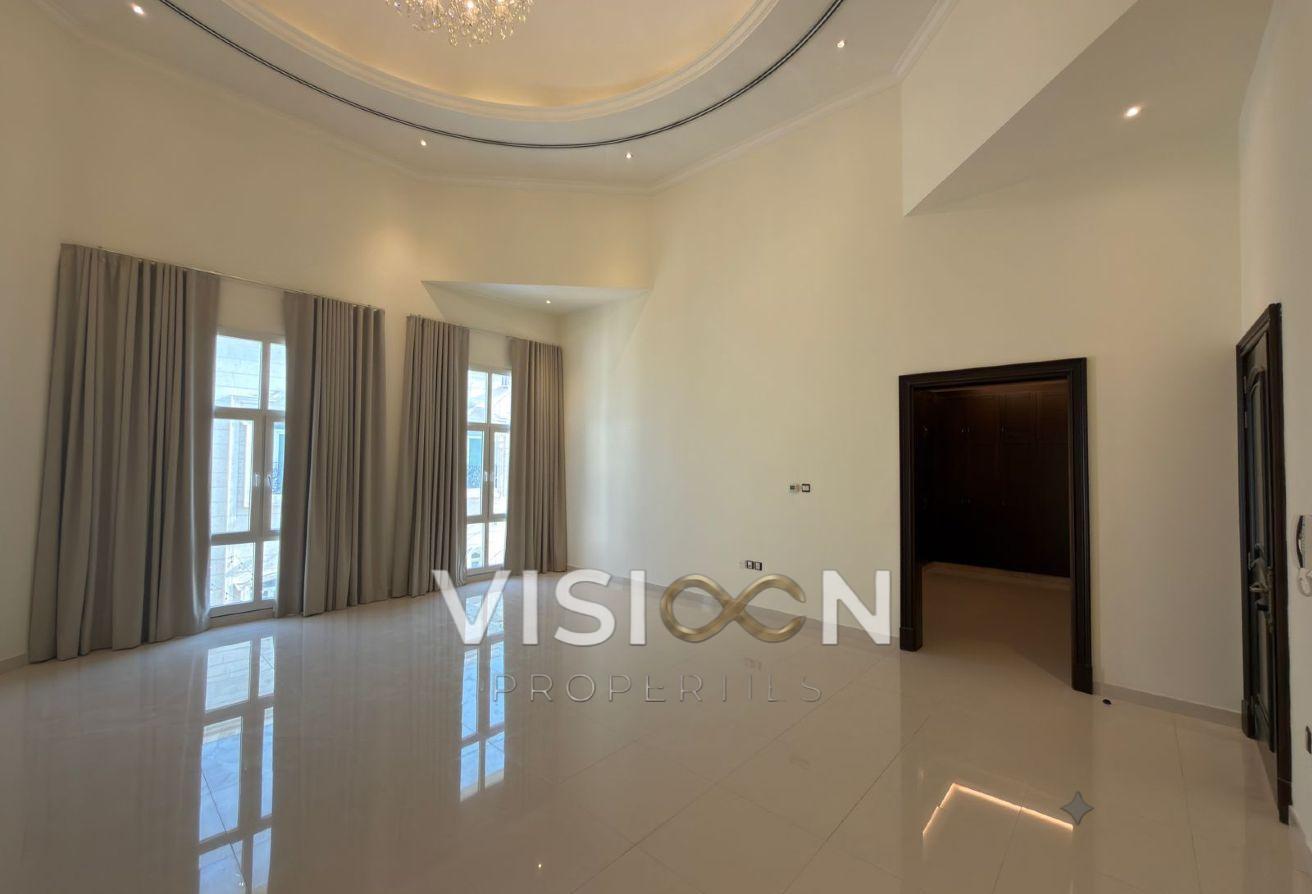 Prime location 6BR l Pool l Modern l Driver Room photo 4
