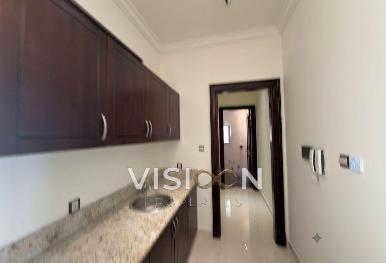 Prime location 6BR l Pool l Modern l Driver Room photo 10