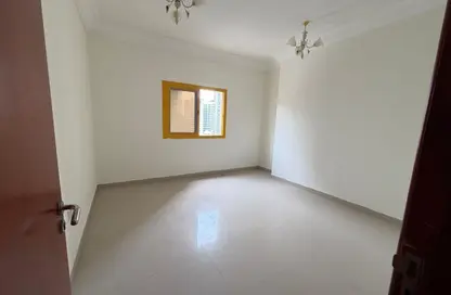 شقة - 2 غرف نوم - 2 حمامات للايجار في برج منازل 5 - شارع التعاون - التعاون - الشارقة