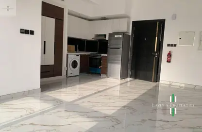 شقة - 1 حمام للايجار في أوليفز ريزيدنس بلوك 1 - أوليفز ريزيدينس - المدينة العالمية - دبي