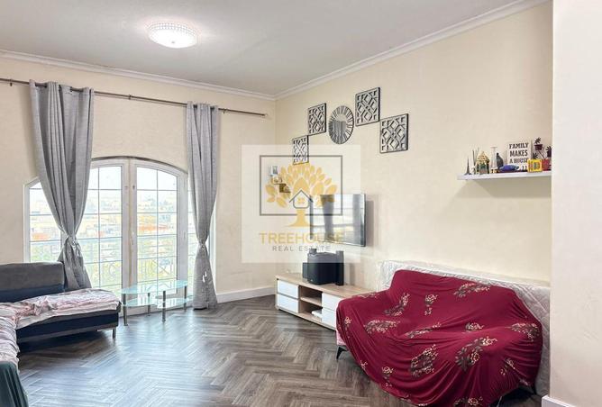 SPACIOUS 2 BR| WELL MAINTAINED| PRIME LOCATION photo 2