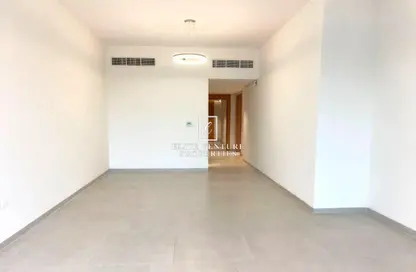 شقة - 3 غرف نوم - 4 حمامات للايجار في اوك هاوس أرجان - ارجان - دبي