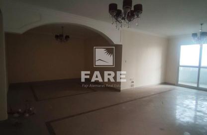 Apartment - 3 - 4 for rent in Ameer Bu Khamseen Tower - Al Majaz 3 - Al Majaz - Sharjah