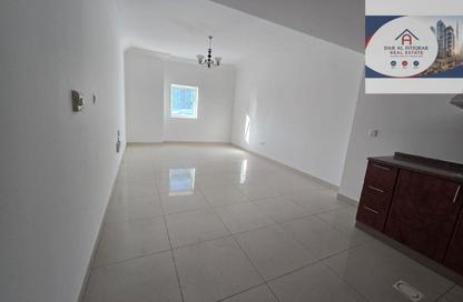Apartment - Studio - 1 Bathroom for rent in Al Khan 9 building - Al Khan - Sharjah Apartment - Studio - 1 Bathroom for rent in Al Khan 9 building - Al Khan - Sharjah