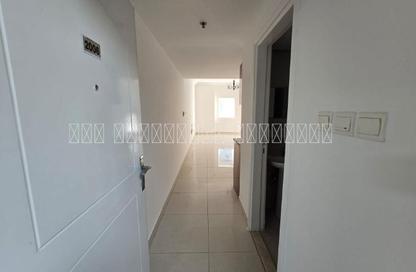 Apartment - Studio - 1 Bathroom for rent in Al Khan 9 building - Al Khan - Sharjah Apartment - Studio - 1 Bathroom for rent in Al Khan 9 building - Al Khan - Sharjah