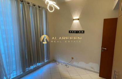 Apartment - 2 Bedrooms - 3 Bathrooms for rent in Hub Canal 2 - Hub Golf View Apartments - Dubai Sports City - Dubai