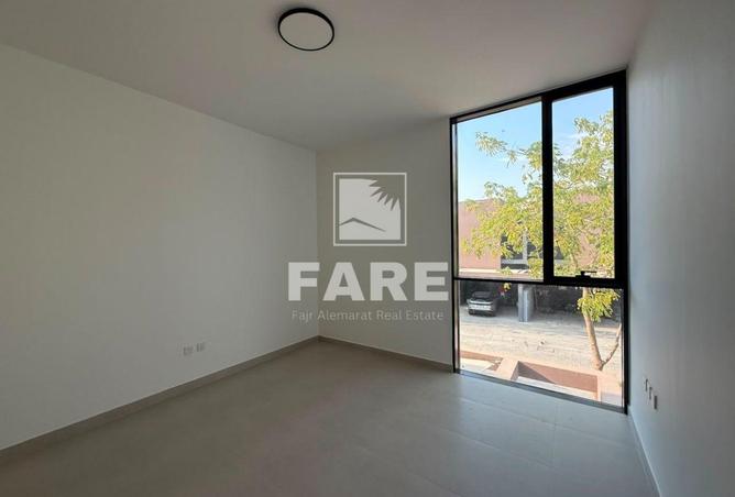 122900946 - Property Image 2