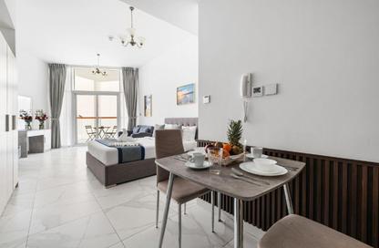 Apartment - Studio - 1 Bathroom for rent in Millennium Binghatti Residences - Business Bay - Dubai