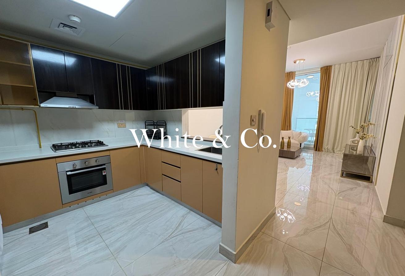 Large Study | Fully Furnished | Pool View photo 4