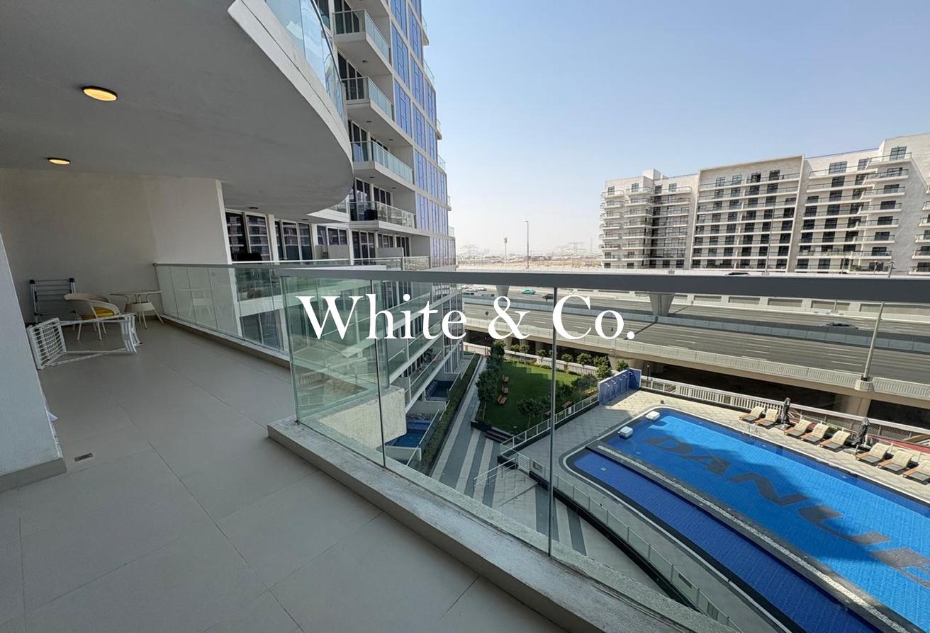 Large Study | Fully Furnished | Pool View photo 6