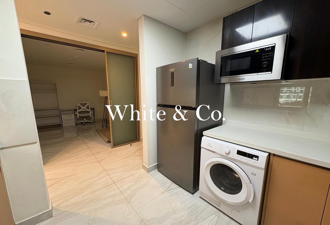 Large Study | Fully Furnished | Pool View photo 15