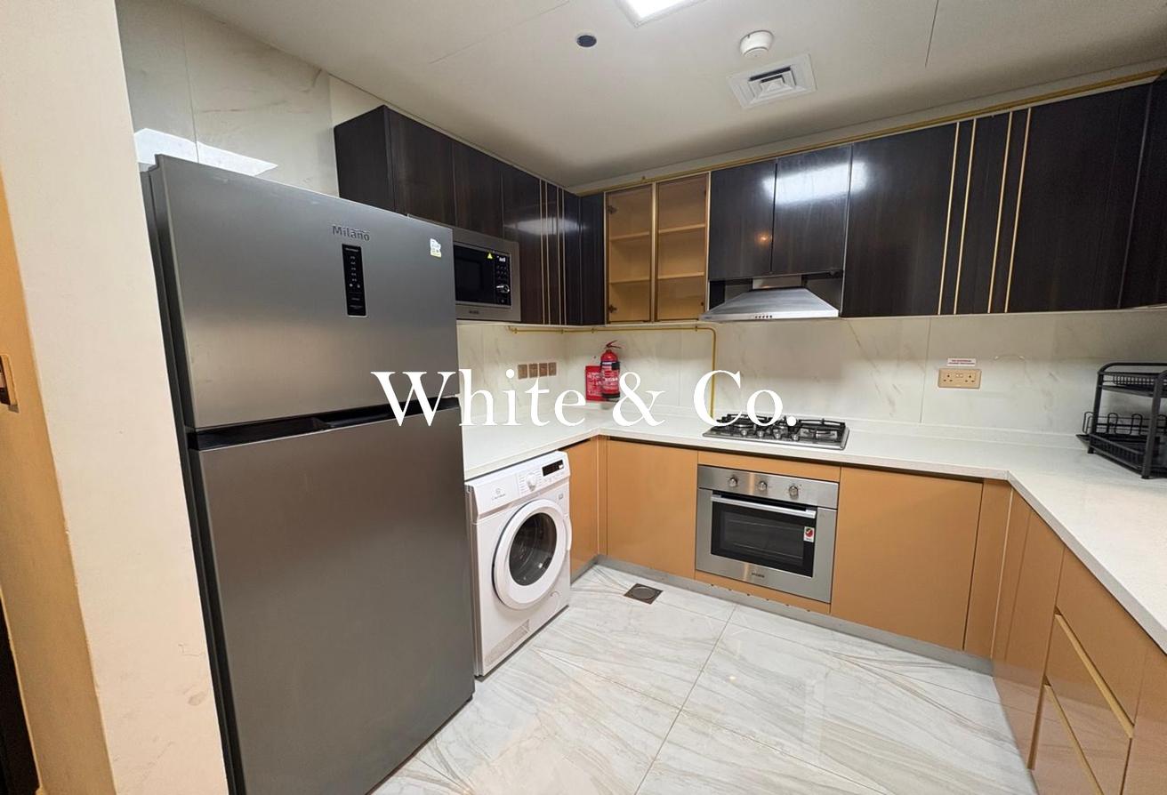 Large Study | Fully Furnished | Pool View photo 14