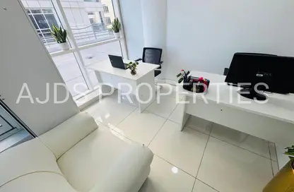 مكتب - غرفة نوم - 1 حمام للايجار في الفجر كومبلكس - عود ميثاء - بر دبي - دبي