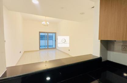Apartment - 2 Bedrooms - 3 Bathrooms for rent in Masaken Al Muraqqabat 07 - Al Muraqqabat - Deira - Dubai