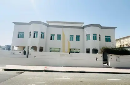 Villa - 4 Bedrooms - 4 Bathrooms for rent in Jumeirah 3 Villas - Jumeirah 3 - Jumeirah - Dubai