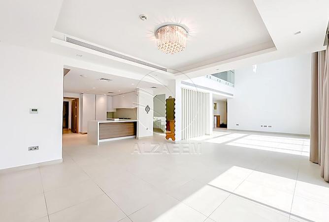 132020502 - Property Image 2