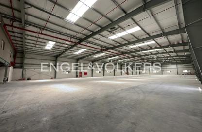 Warehouse - Studio - 1 Bathroom for rent in Al Qusais Industrial Area 1 - Al Qusais Industrial Area - Al Qusais - Dubai